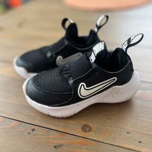 Nike Flex Runner Little Kid Sneaker